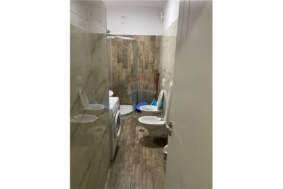 Tirane, shitet apartament Kati 1, 101 m² 130.000 € 