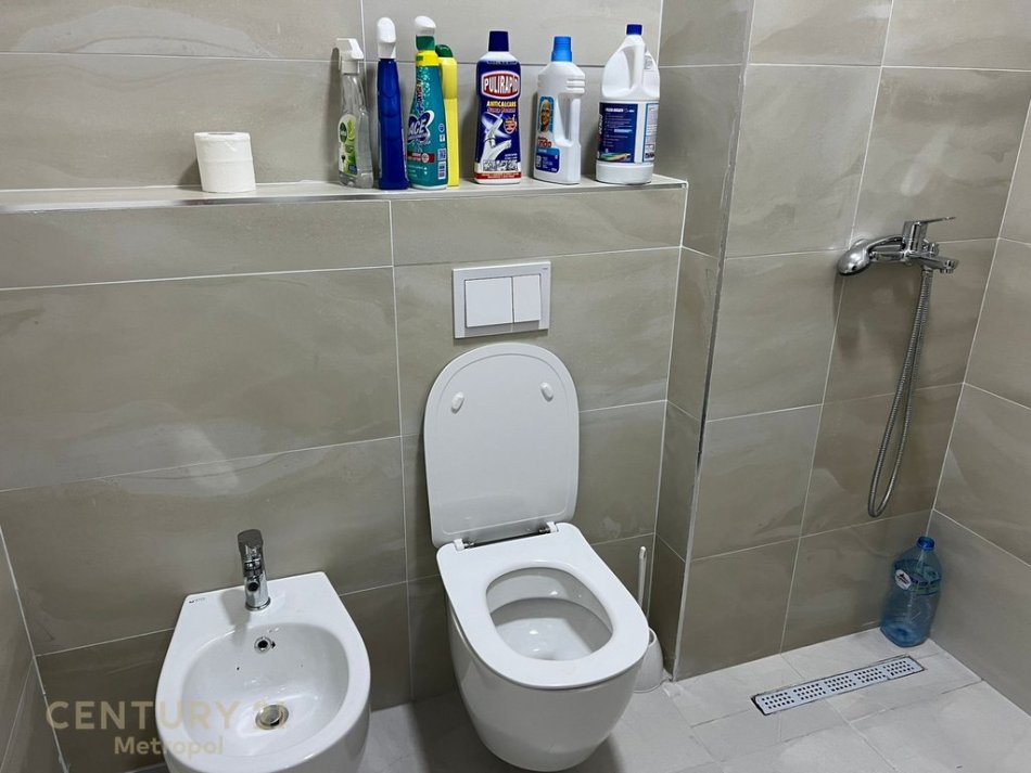Tirane, jepet me qera apartament 2+1 Kati 4, 100 m² 500 € (Kompleksi ASL, prane QSUT)