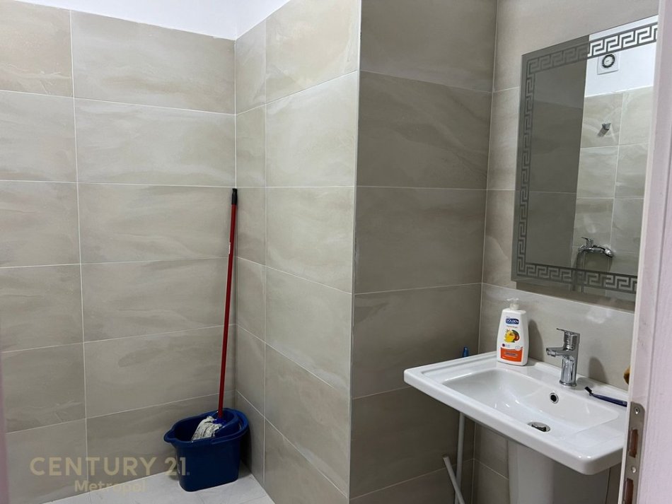 Tirane, jepet me qera apartament 2+1 Kati 4, 100 m² 500 € (Kompleksi ASL, prane QSUT)