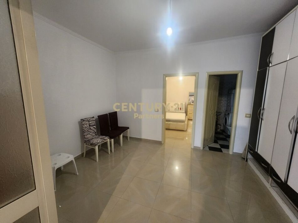 Tirane, shitet apartament 2+1 Kati 1, 70 m² 150.000 € (Rruga Margarita Tutulani, Bllok)