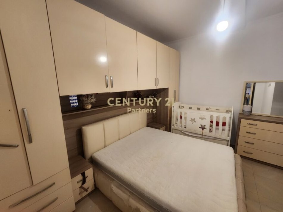 Tirane, shitet apartament 2+1 Kati 1, 70 m² 150.000 € (Rruga Margarita Tutulani, Bllok)