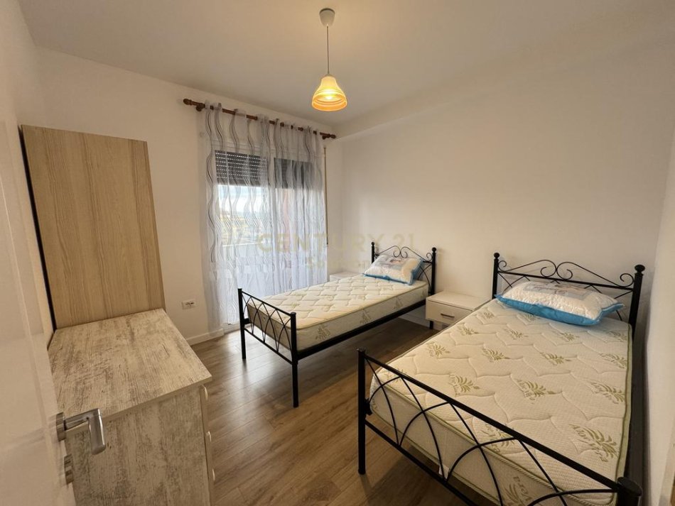 Tirane, jepet me qera apartament 2+1 Kati 4, 84 m² 600 € (Rruga e Dibres)
