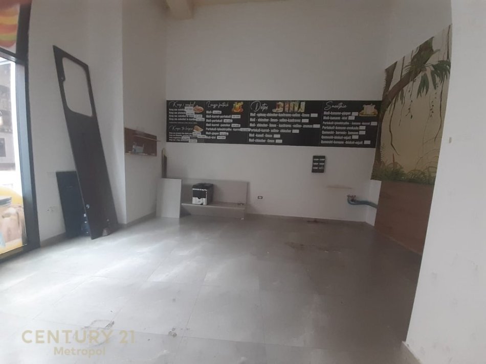 Tirane, shitet ambjent biznesi Kati 0, 35 m² 82.000 € (Astir)