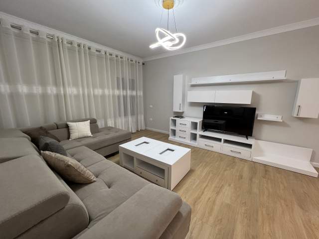 Tirane, jepet me qera apartament Kati 2, 130 m² 850 Euro (Komuna e parisit)