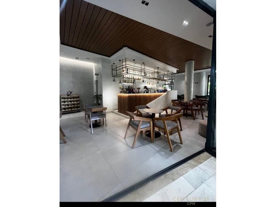 Tirane, jepet me qera bar-kafe Kati 0, 220 m² 1.800 € (21 Dhjetori)