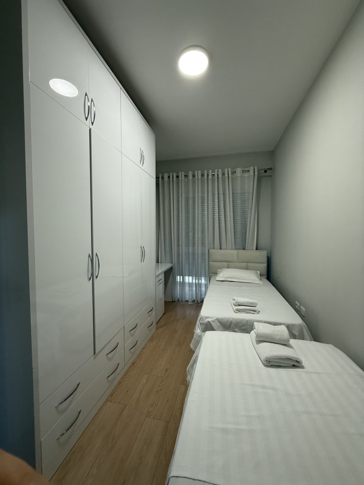 Tirane, shitet apartament 2+1+Ballkon Kati 3, 94 m² 235.000 € (Frosina Plaku)