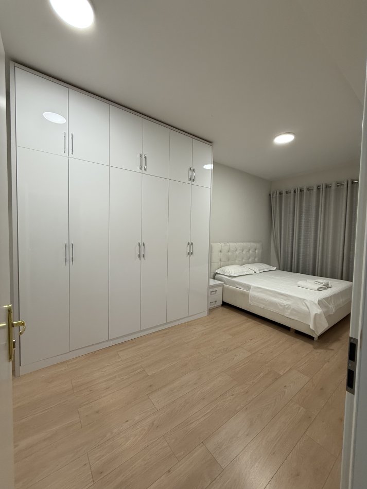 Tirane, shitet apartament 2+1+Ballkon Kati 3, 94 m² 235.000 € (Frosina Plaku)