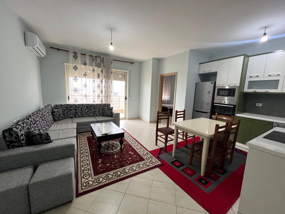 Qera, Apartament 2+1 Rruga Panorama