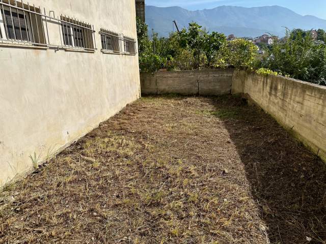 Tirane, shes Vile 3+1+A+BLK Kati 3, 393 m² 180.000 Euro (Shkoze afer me Unazen e madhe)
