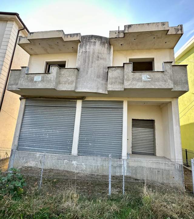 Tirane, shes Vile 3+1+A+BLK Kati 3, 393 m² 180.000 Euro (Shkoze afer me Unazen e madhe)