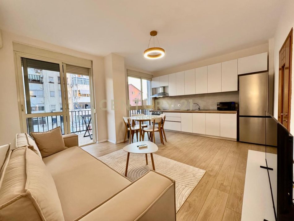 Tirane, jepet me qera apartament 1+1 Kati 5, 75 m² 750 € (Rruga e Kavajes)
