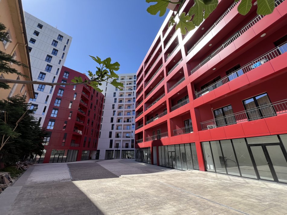 Tirane, shitet apartament 2+1+Ballkon Kati 2, 114 m² 205.200 € (Rruga e Dibres)