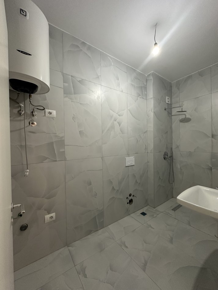 Tirane, shitet apartament 1+1 Kati 2, 64 m² 85.000 € (ali demi)