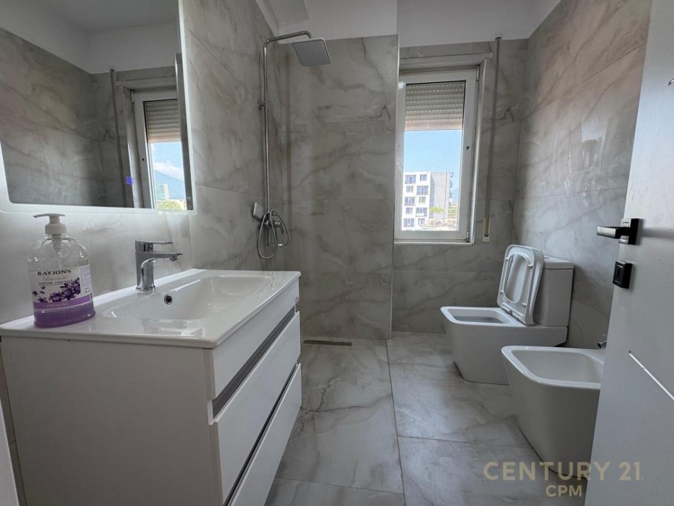 Tirane, shitet apartament 1+1 Kati 6, 63 m² 126.000 € (Prane Fakultetit Ekonomik)