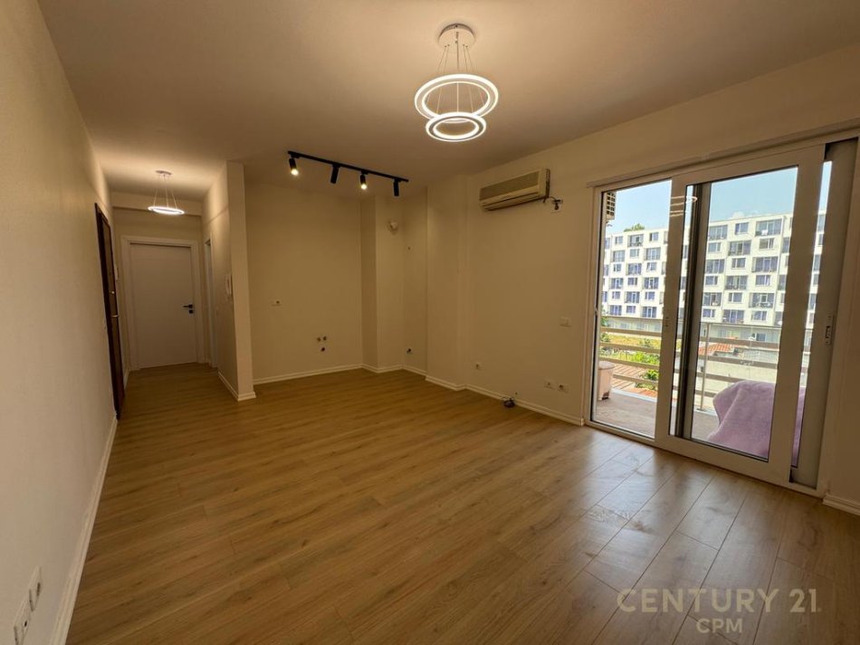 Tirane, shitet apartament 1+1 Kati 6, 63 m² 126.000 € (Prane Fakultetit Ekonomik)