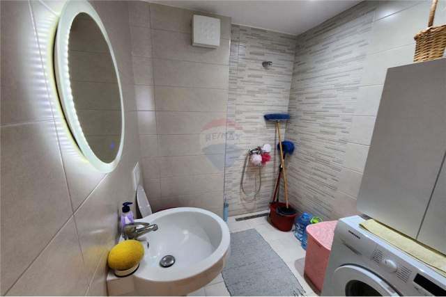 Tirane, shitet apartament 1+1+BLK Kati 2, 59 m² 105.000 Euro (BLVD Bajram Curri)