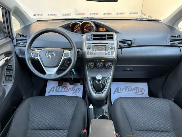 Tirane, shes makine Toyota VERSO Viti 2009, 6.300