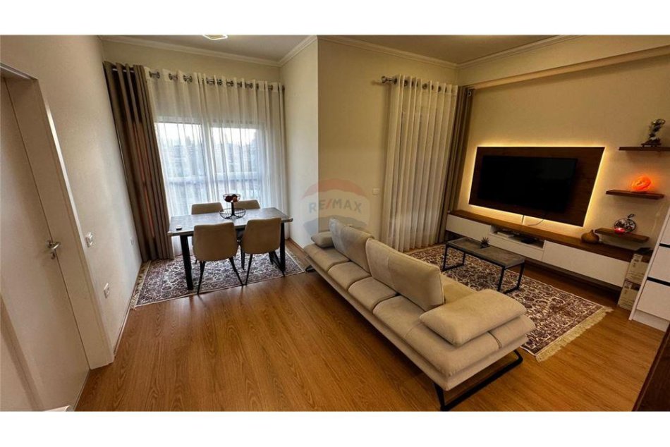 Tirane, shitet apartament Kati 5, 63 m² 95.000 € 