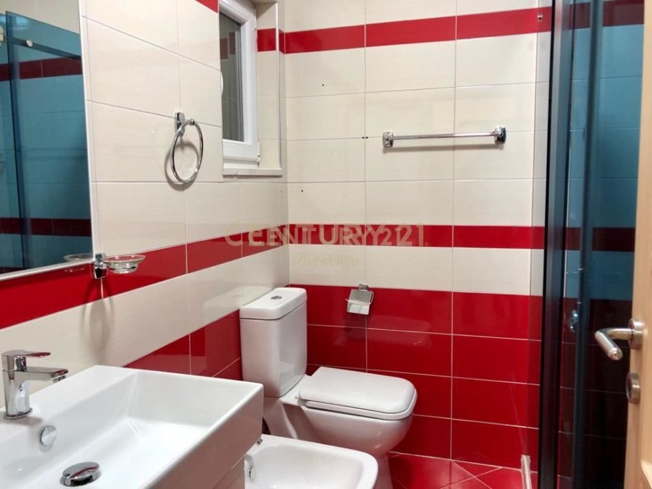 Tirane, jepet me qera apartament 1+1 Kati 6, 66 m² 450 € (Vilat Gjermane)