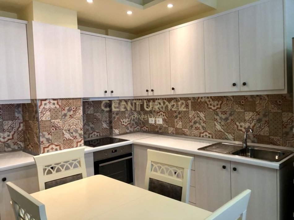 Tirane, jepet me qera apartament 1+1 Kati 6, 66 m² 450 € (Vilat Gjermane)