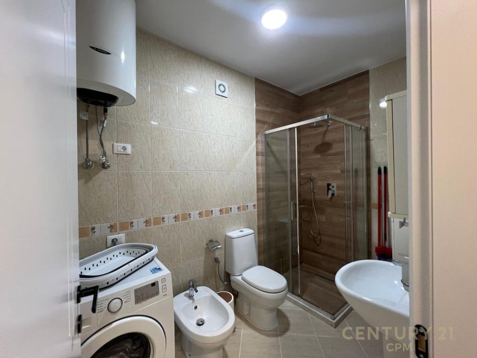 Tirane, jepet me qera apartament 2+1 , 88 m² 750 € (Kika 1, Komuna e Parisit)