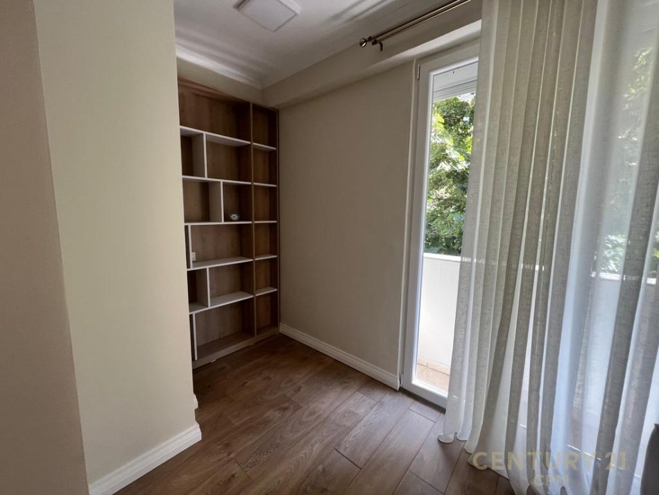 Tirane, jepet me qera apartament 2+1 , 88 m² 750 € (Kika 1, Komuna e Parisit)