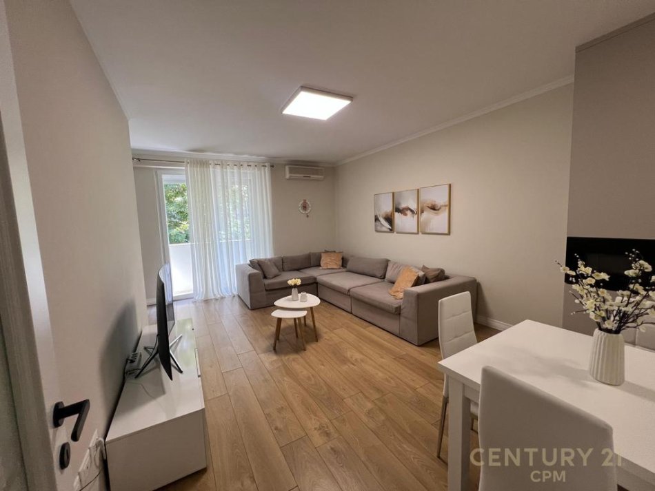 Tirane, jepet me qera apartament 2+1 , 88 m² 750 € (Kika 1, Komuna e Parisit)