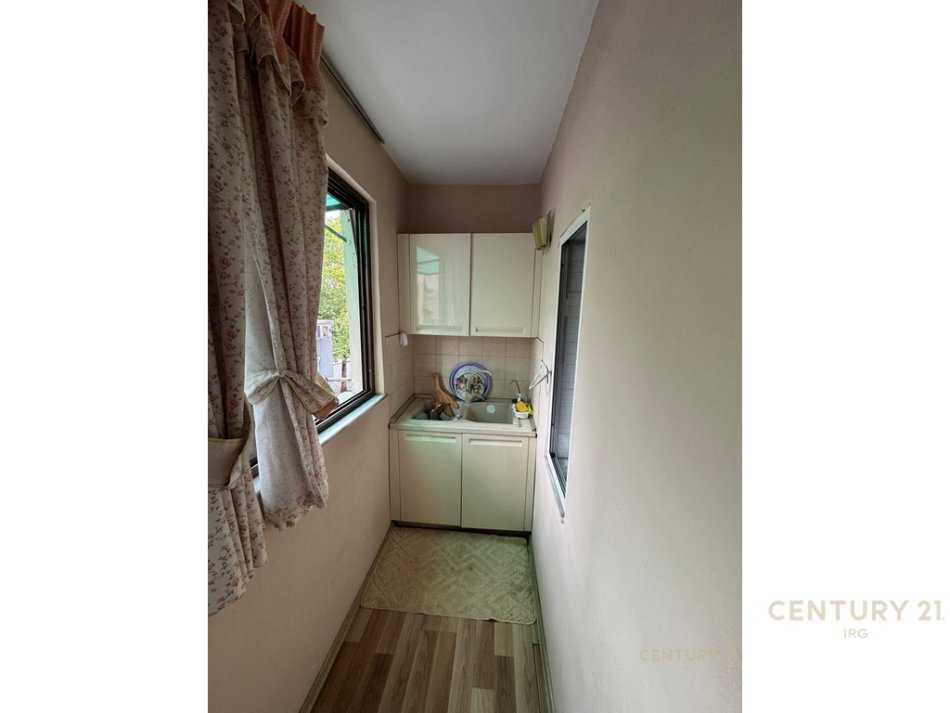 Tirane, shitet apartament 1+1 Kati 3, 59 m² 128.000 € (Rruga Irfan Tomini)