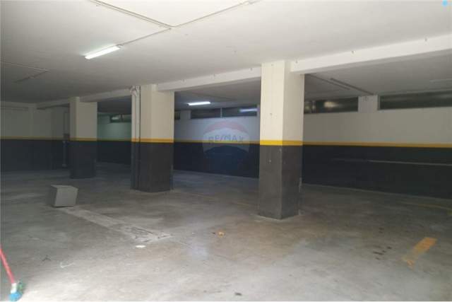 Tirane, jepet me qera ambjent biznesi 1.000 m² 2.000 Euro (Rruga e thesarit)