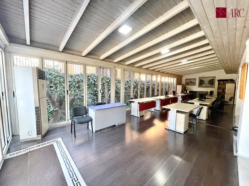 Tirane, shitet ambjent biznesi Kati 0, 216 m² 600.000 € (Ambasada Amerikane)