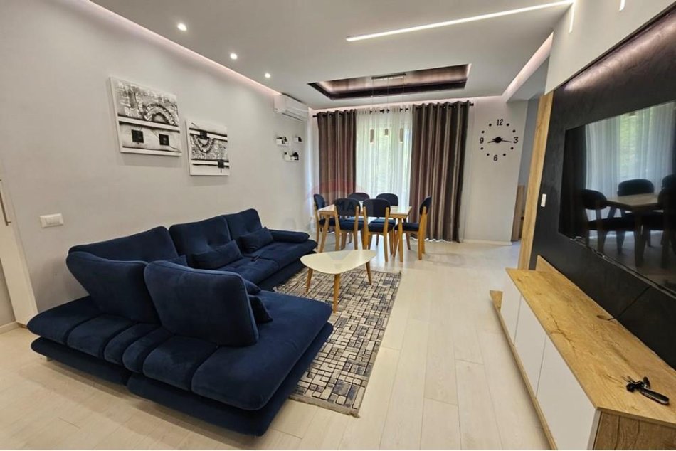 Tirane, jepet me qera apartament 2+1 Kati 3, 98 m² 600 € (Rruga e Dibrës,)