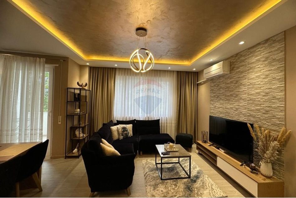 Tirane, jepet me qera apartament 2+1 , 113 m² 800 € (Ruga e Ullishtes - Liqeni i Thatë)