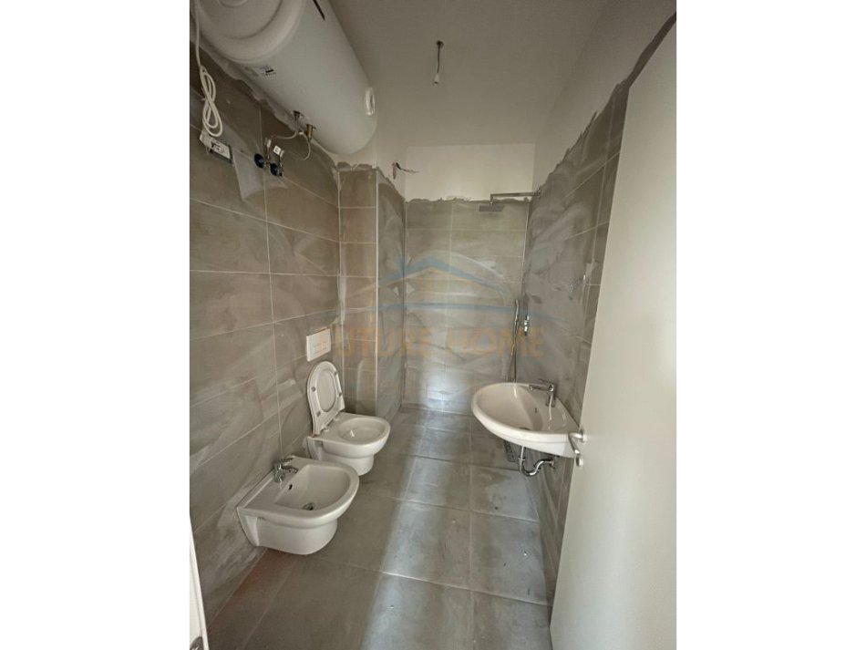 Tirane, shitet apartament 3+1+Ballkon, Kati 1, 130 m2 182,000 € (Jordan misja)