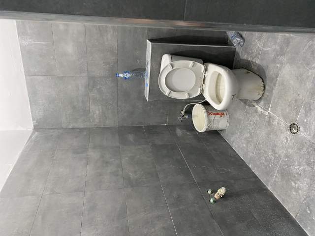 Tirane, jepet me qera ambjent biznesi Kati 0, 150 m² 1.000 Euro (Besim Fagu)