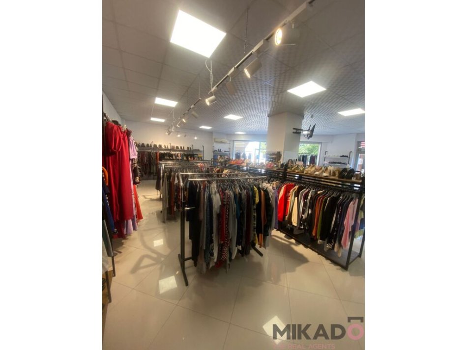 Durres, shitet dyqan Kati 0, 125 m² 450.000 € (Durres)