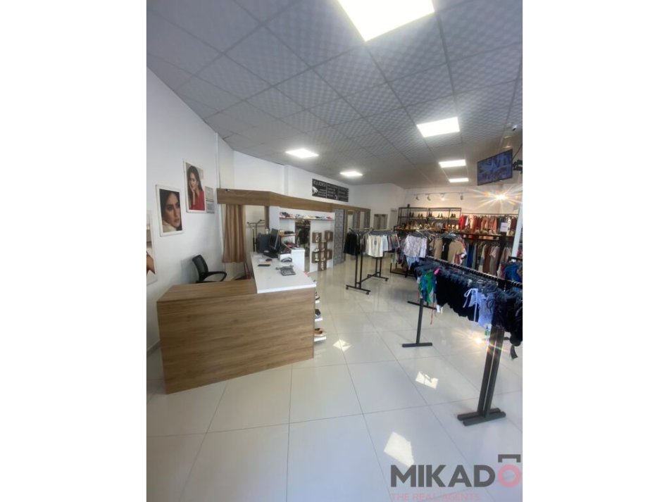 Durres, shitet dyqan Kati 0, 125 m² 450.000 € (Durres)