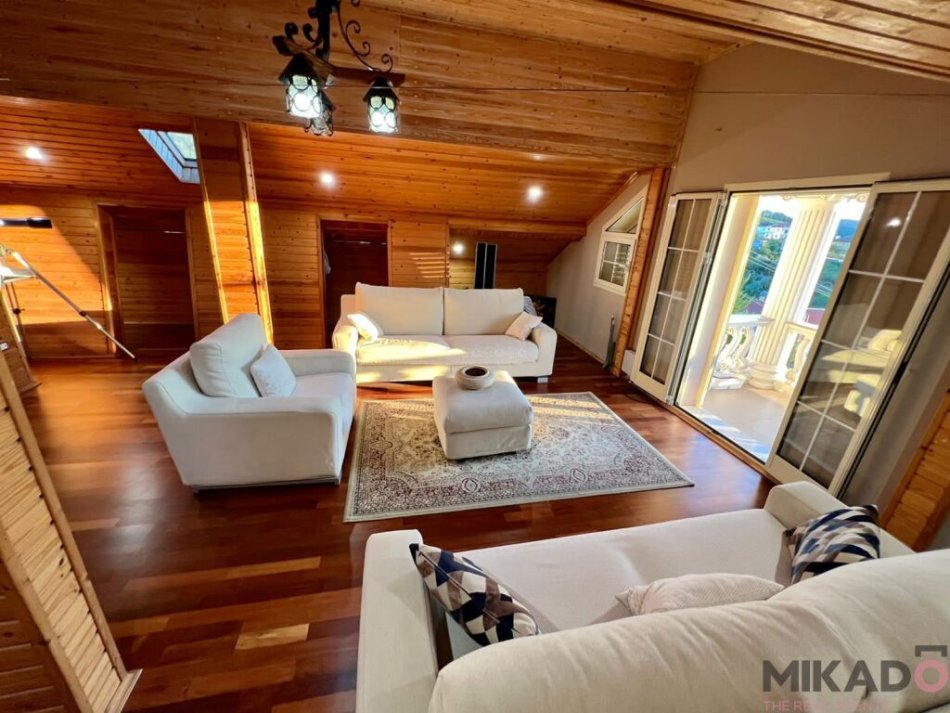 Shitet Vile ne Peze Helmes 3+1+Aneks+Ballkon Kati 0, 471 m² 399.999 €