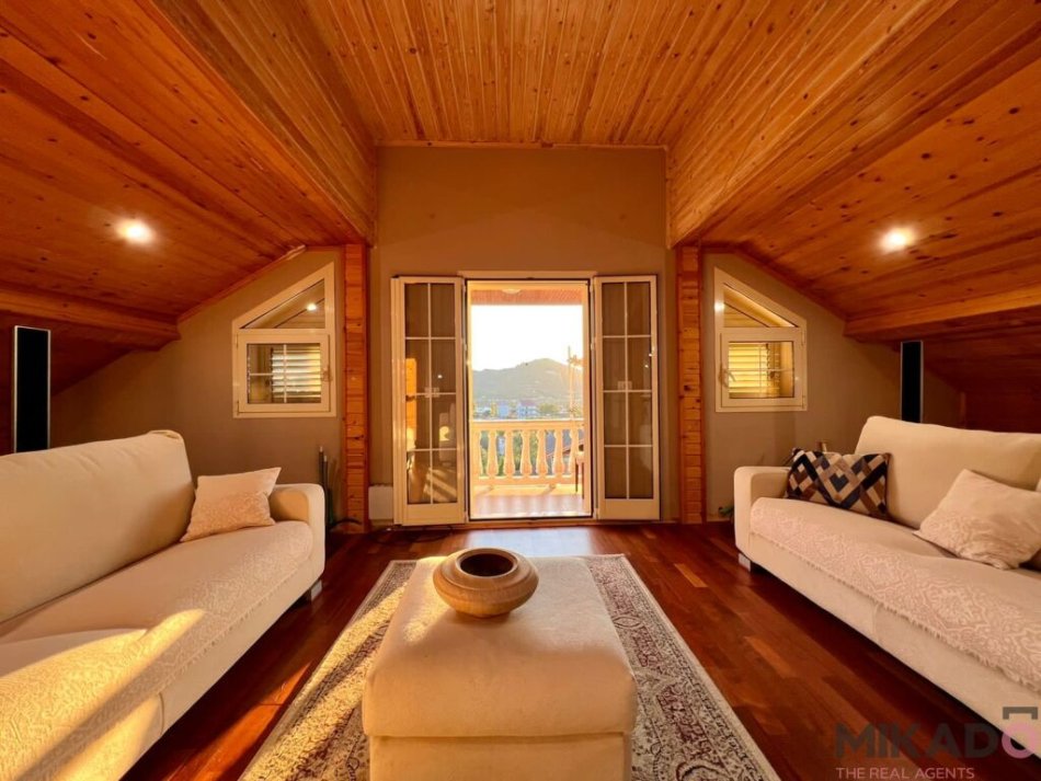 Shitet Vile ne Peze Helmes 3+1+Aneks+Ballkon Kati 0, 471 m² 399.999 €
