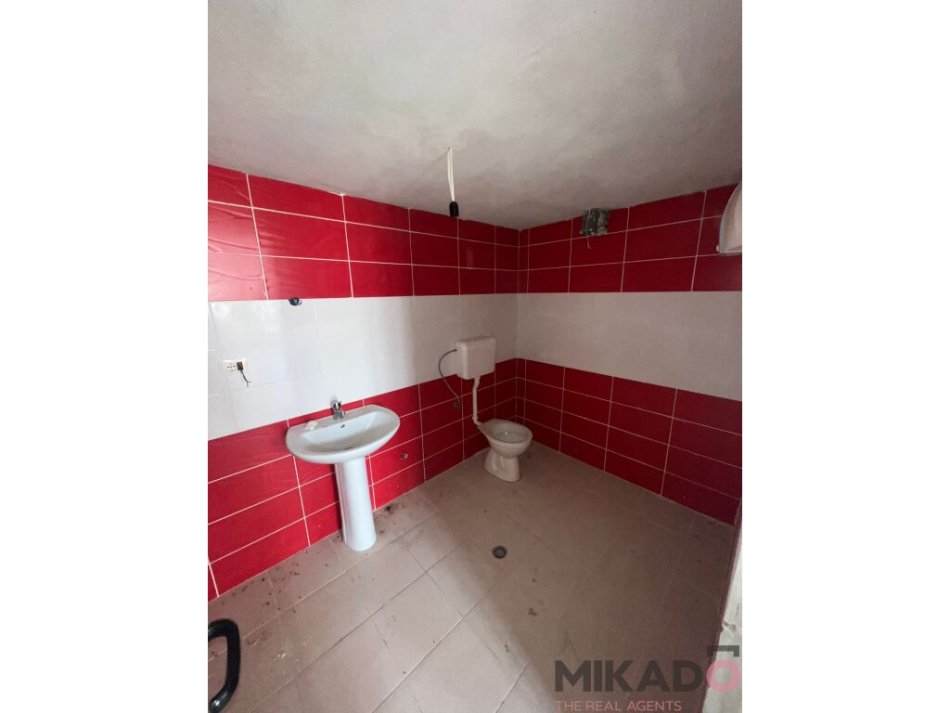Durres, shitet ambjent biznesi Kati 0, 79 m² 70.000 € (Golem)
