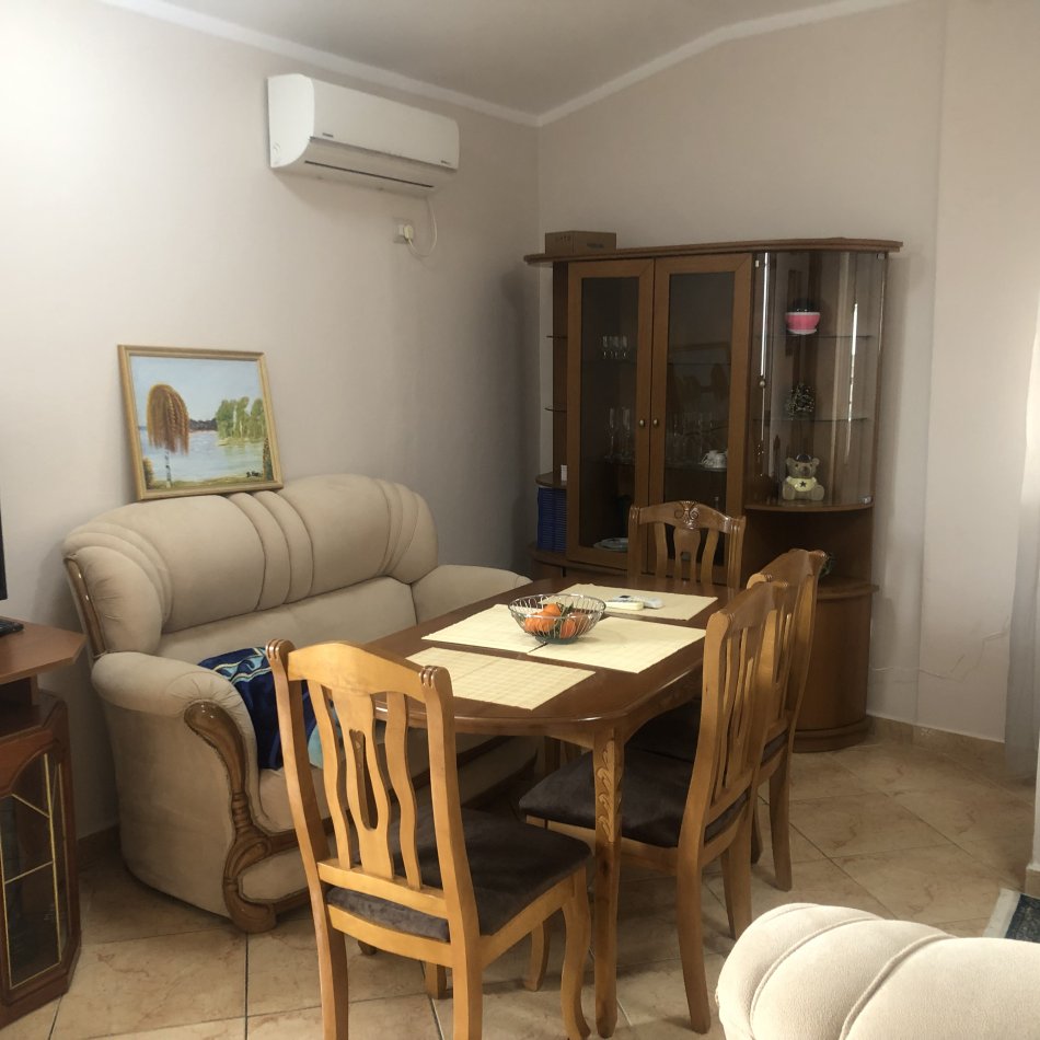 Tirane, jepet me qera apartament+verande | Penthouse 2+1+Ballkon, Kati 5, 100 m² 60 € (Rruga Tafaj)