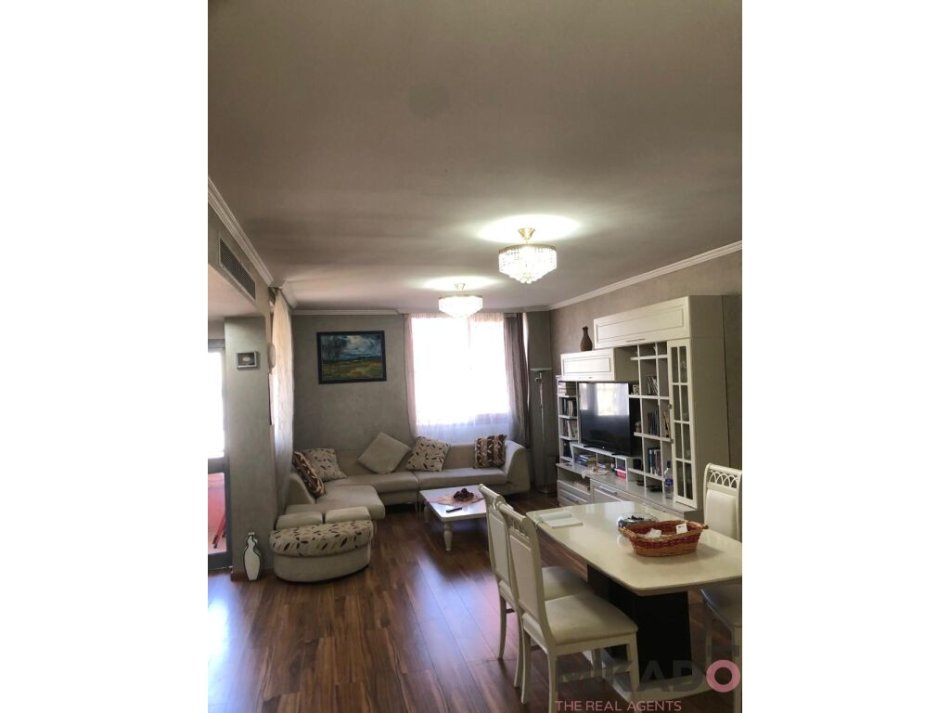 Tirane, jepet me qera apartament 2+1 Kati 5, 108 m² 1.000 € (Toptani)