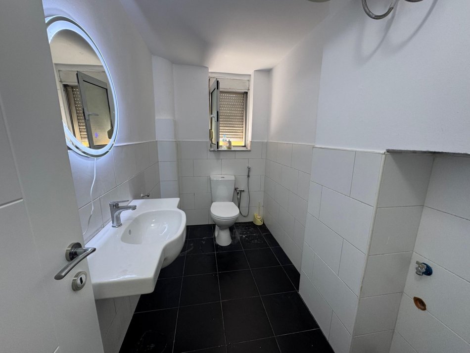 Tirane, shitet apartament 2+1 Kati 2, 64 m² 146.000 € (Harry Fultz Rruga Asim Vokshi)