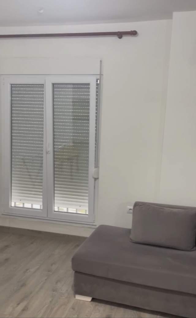 Tirane, jepet me qera apartament 1+1 Kati 5, 67 m² 30.000 Leke