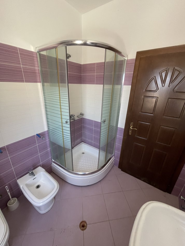 Durres, shitet apartament 2+1 Kati 3, 75 m² 75.000 € (Rruga Rrota e Kuqe)
