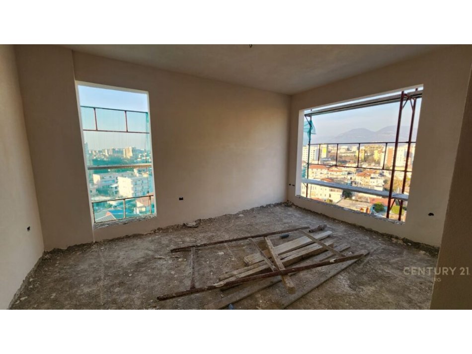 Tirane, shitet apartament 1+1 Kati 7, 57 m² 102.000 € (Tek Parki)