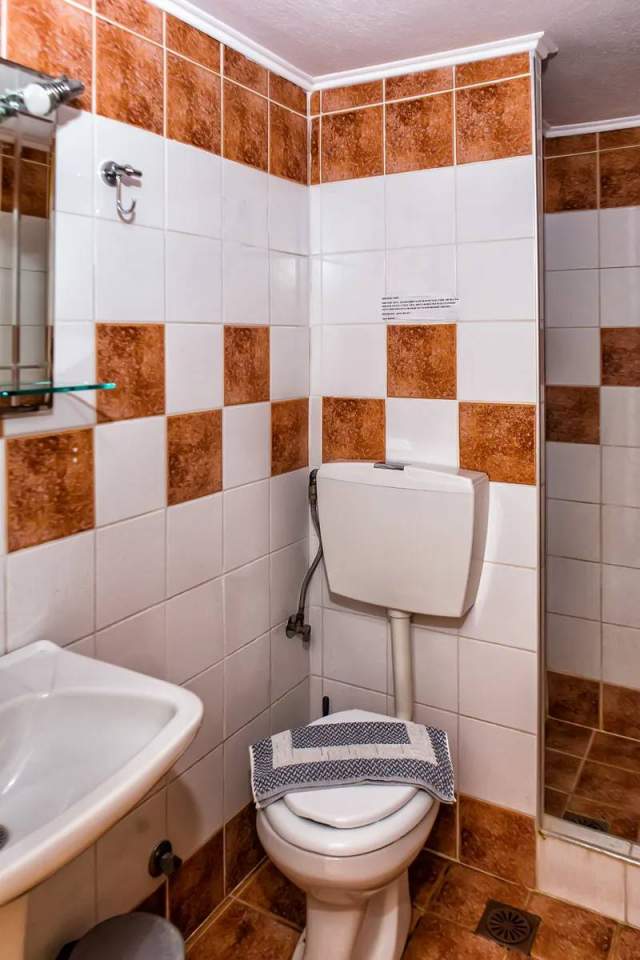 Greqi, Halkidiki Shitet hotel me 24 dhoma 1.140 m²