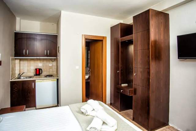 Greqi, Halkidiki Shitet hotel me 24 dhoma 1.140 m²