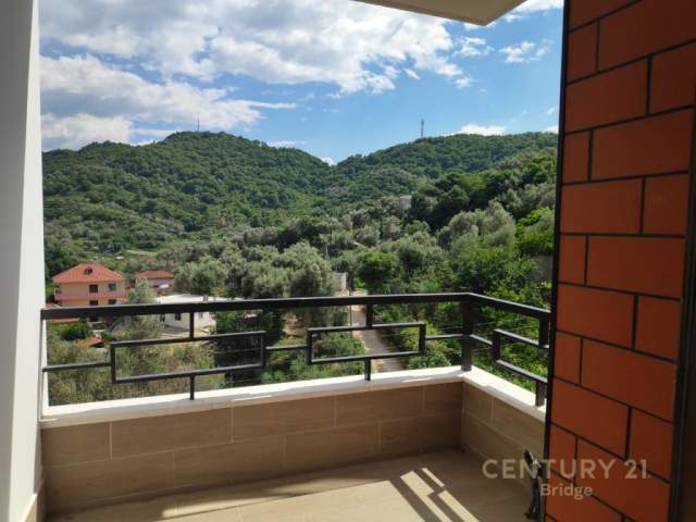 Tirane, shes apartament 2+1 Kati 1, 128 m² 137.000 Euro (Kopshti Botanik)
