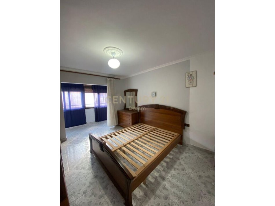 Shitet apartament 1+1 ne Ali Demi