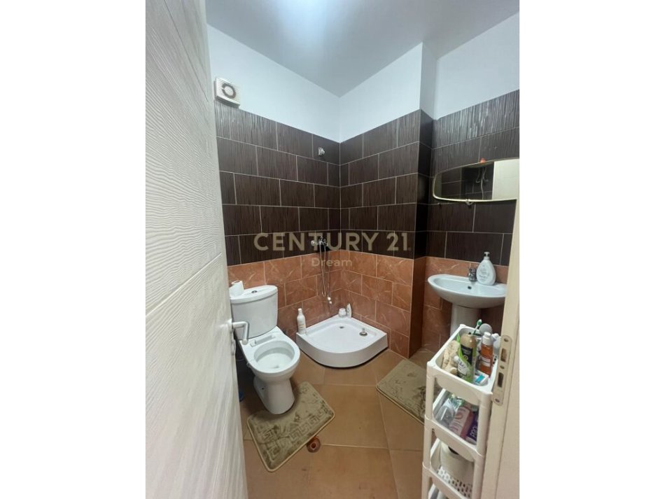 Tirane, shitet apartament 2+1+Ballkon Kati 2, 87 m² 87.000 € 